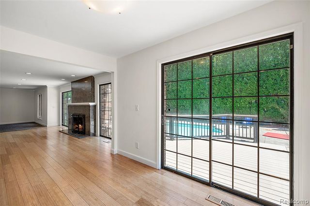 5353 W Bloomfield Lake Road, West Bloomfield, MI 48323