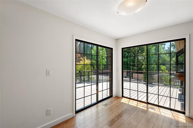 5353 W Bloomfield Lake Road, West Bloomfield, MI 48323