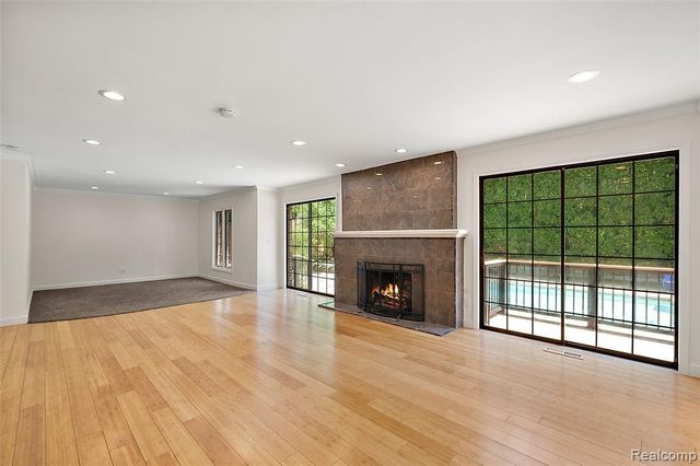 5353 W Bloomfield Lake Road, West Bloomfield, MI 48323