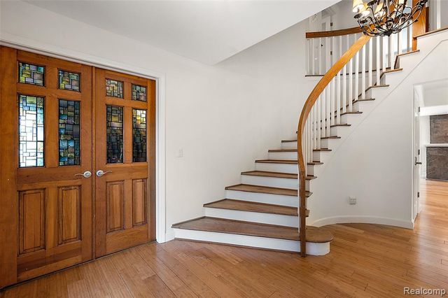 5353 W Bloomfield Lake Road, West Bloomfield, MI 48323