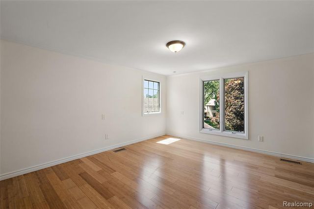 5353 W Bloomfield Lake Road, West Bloomfield, MI 48323