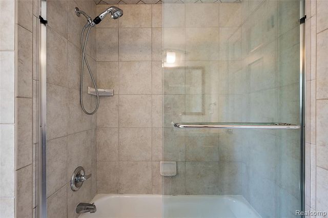 5353 W Bloomfield Lake Road, West Bloomfield, MI 48323