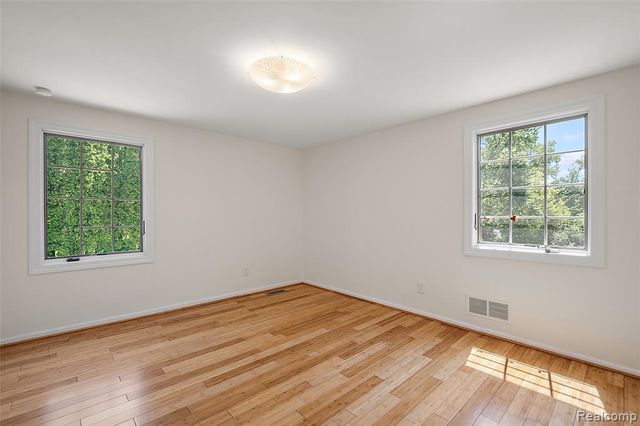 5353 W Bloomfield Lake Road, West Bloomfield, MI 48323