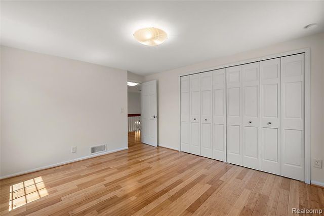 5353 W Bloomfield Lake Road, West Bloomfield, MI 48323