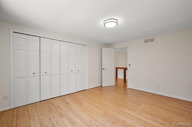 5353 W Bloomfield Lake Road, West Bloomfield, MI 48323