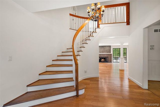 5353 W Bloomfield Lake Road, West Bloomfield, MI 48323