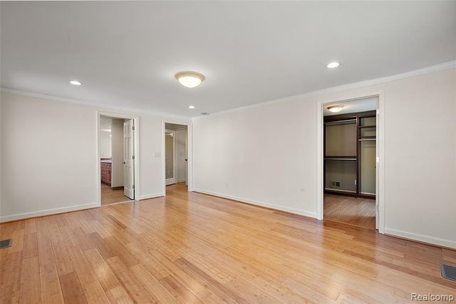 5353 W Bloomfield Lake Road, West Bloomfield, MI 48323