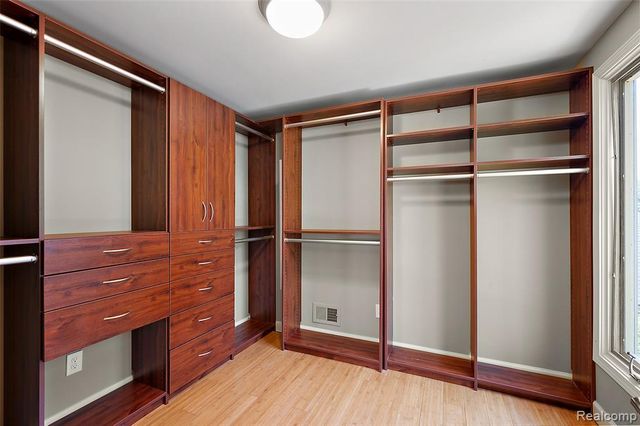 5353 W Bloomfield Lake Road, West Bloomfield, MI 48323