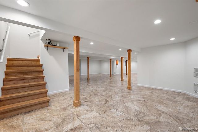 5353 W Bloomfield Lake Road, West Bloomfield, MI 48323