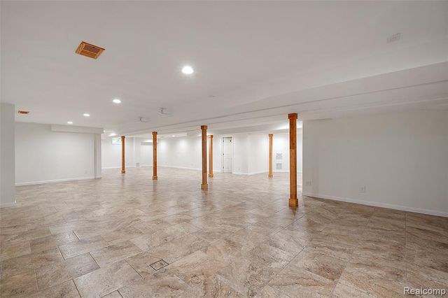 5353 W Bloomfield Lake Road, West Bloomfield, MI 48323