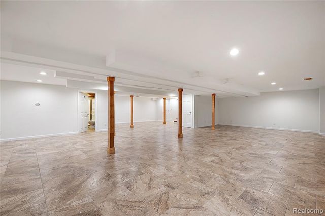 5353 W Bloomfield Lake Road, West Bloomfield, MI 48323