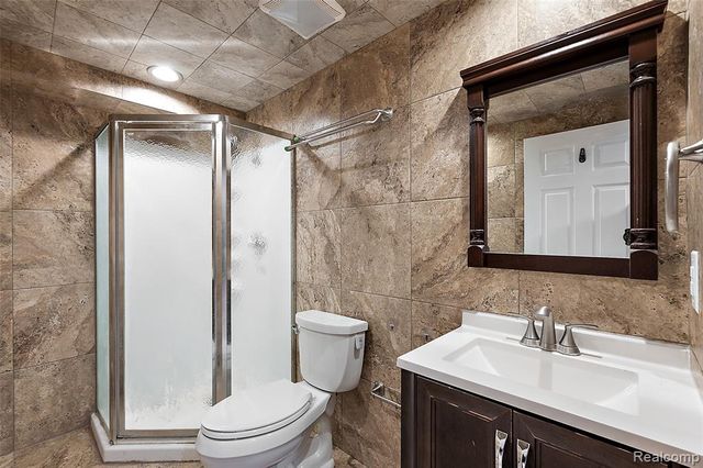 5353 W Bloomfield Lake Road, West Bloomfield, MI 48323