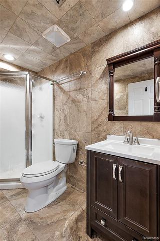 5353 W Bloomfield Lake Road, West Bloomfield, MI 48323