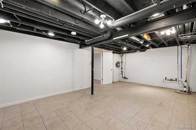 5353 W Bloomfield Lake Road, West Bloomfield, MI 48323