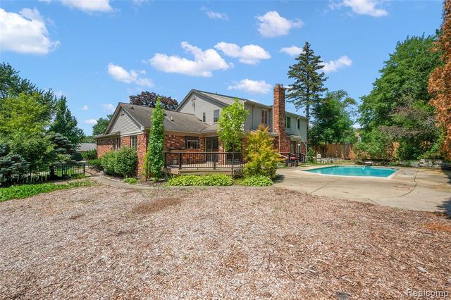 5353 W Bloomfield Lake Road, West Bloomfield, MI 48323