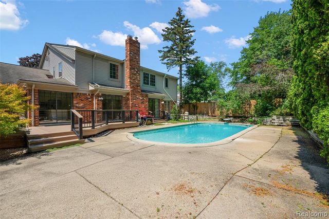 5353 W Bloomfield Lake Road, West Bloomfield, MI 48323