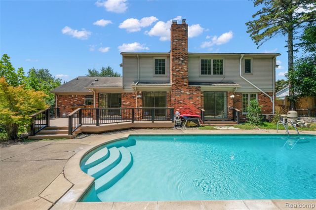 5353 W Bloomfield Lake Road, West Bloomfield, MI 48323