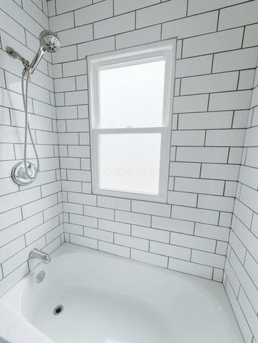 490 E Oakland Avenue, Columbus, OH 43202