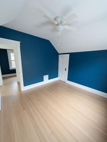 490 E Oakland Avenue, Columbus, OH 43202