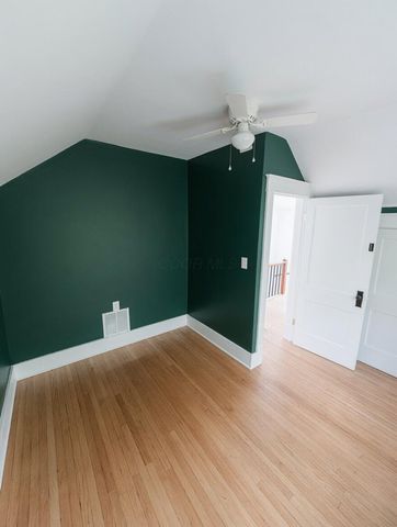490 E Oakland Avenue, Columbus, OH 43202