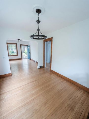 490 E Oakland Avenue, Columbus, OH 43202