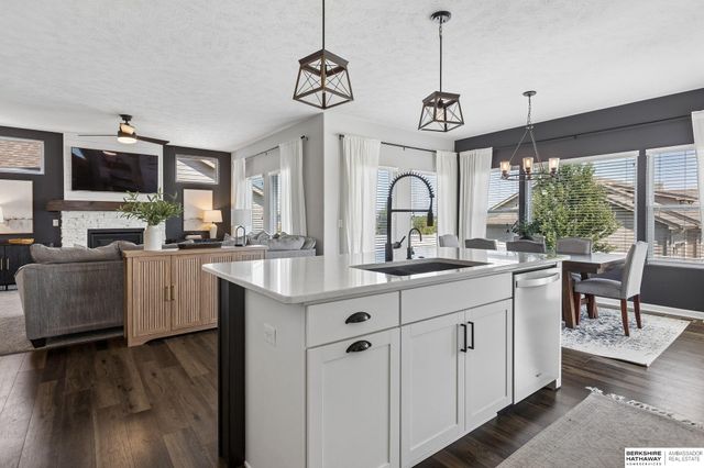 21302 G Street, Elkhorn, NE 68022