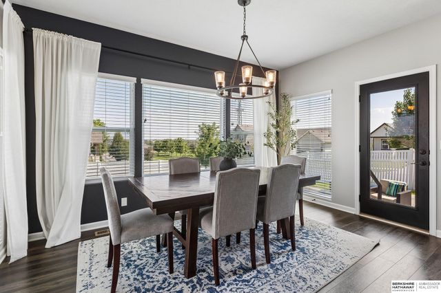 21302 G Street, Elkhorn, NE 68022