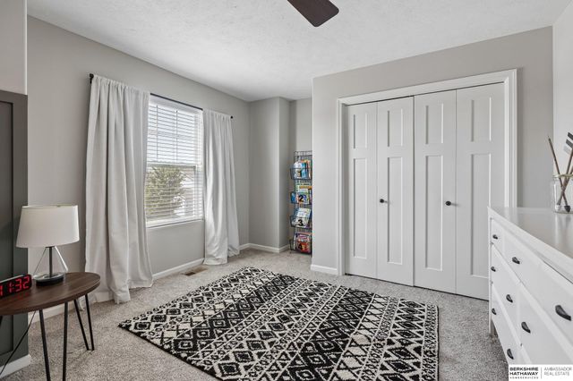 21302 G Street, Elkhorn, NE 68022