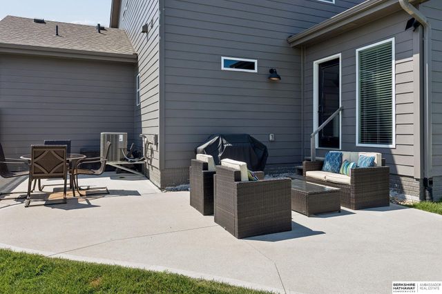 21302 G Street, Elkhorn, NE 68022