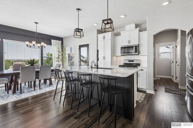 21302 G Street, Elkhorn, NE 68022