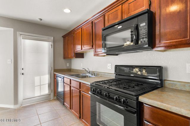 12960 Alfredo Apadaca Drive, El Paso, TX 79938