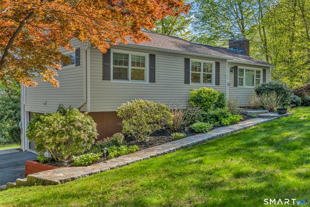 51 Chipmunk Trail, Newtown, CT 06482