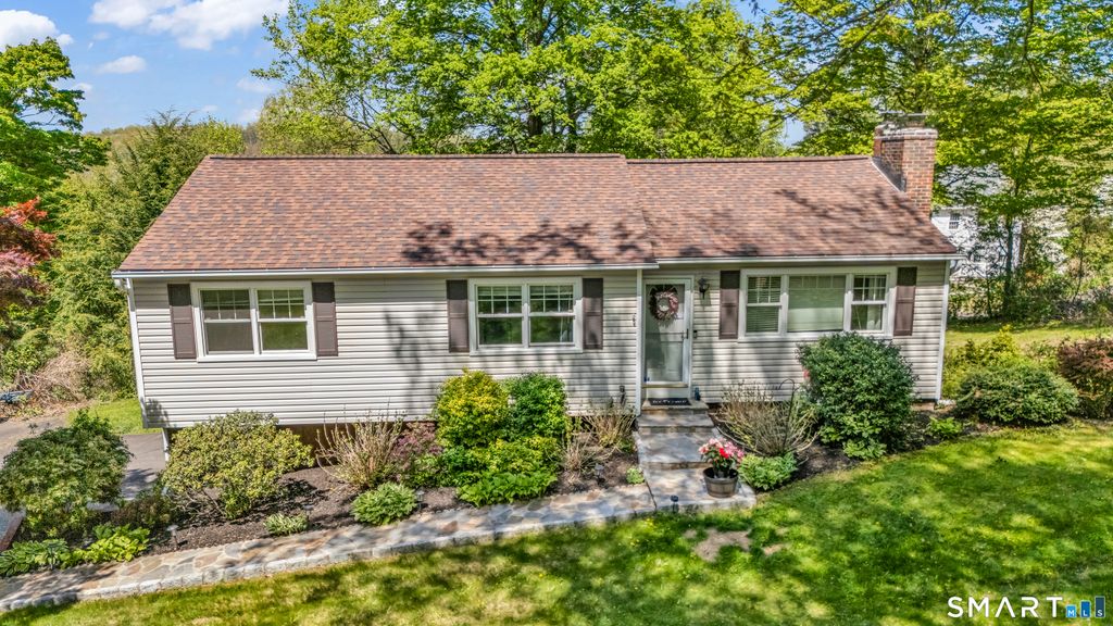 51 Chipmunk Trail, Newtown, CT 06482