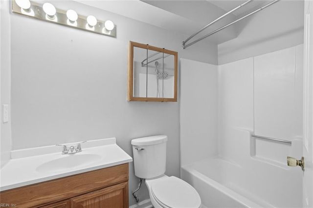 624 Hollomon DR, Hampton, VA 23666