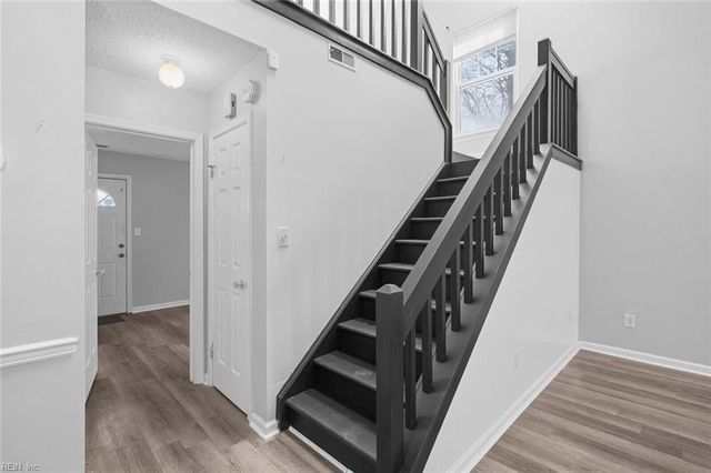 624 Hollomon DR, Hampton, VA 23666