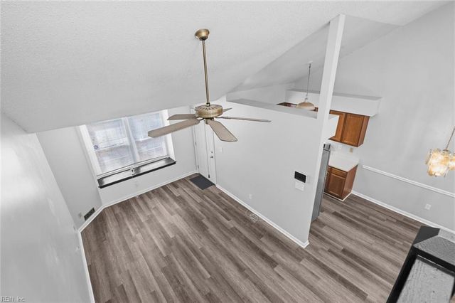 624 Hollomon DR, Hampton, VA 23666