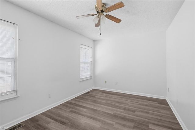 624 Hollomon DR, Hampton, VA 23666