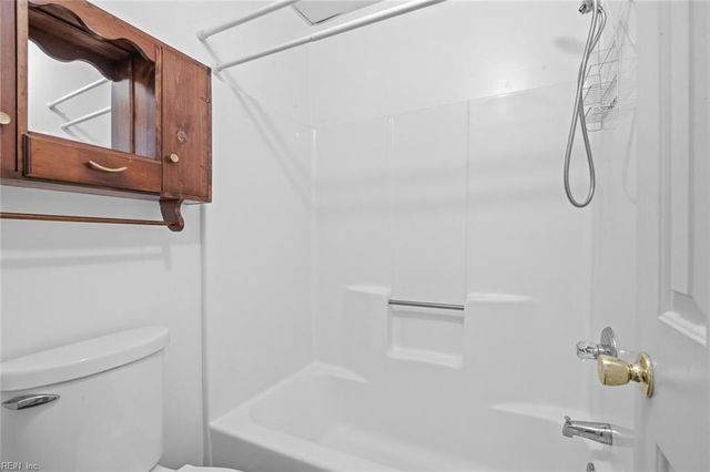 624 Hollomon DR, Hampton, VA 23666