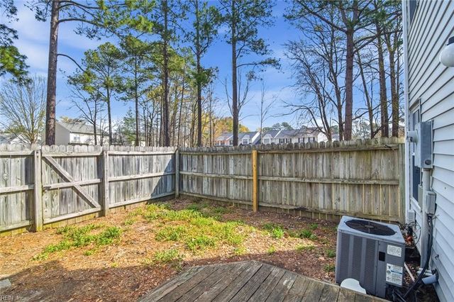 624 Hollomon DR, Hampton, VA 23666