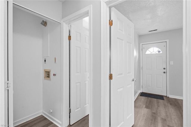 624 Hollomon DR, Hampton, VA 23666