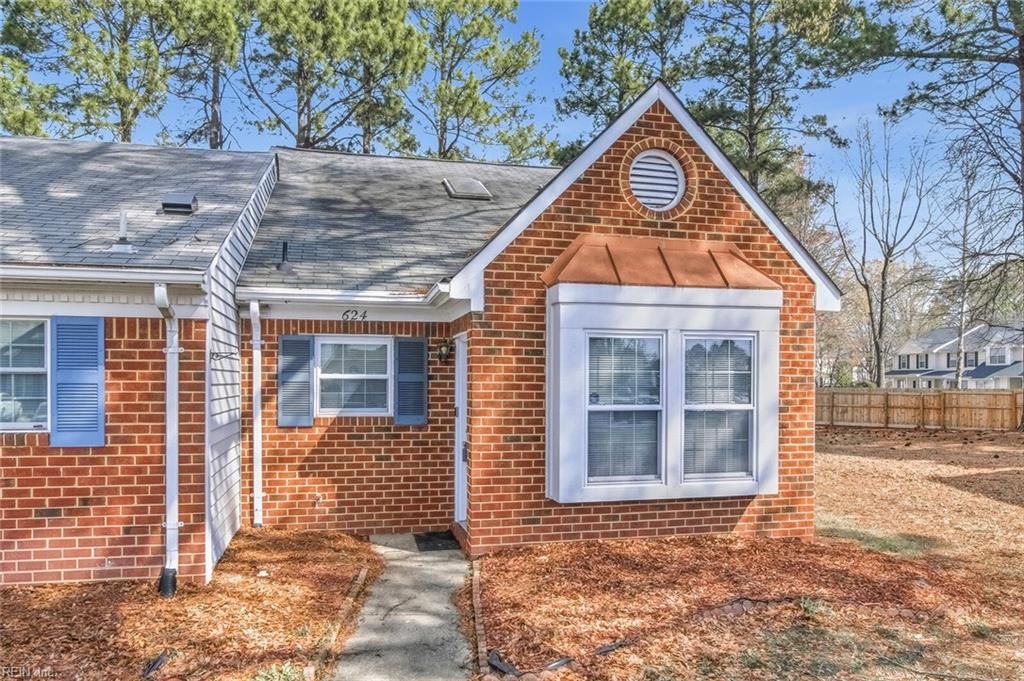624 Hollomon DR, Hampton, VA 23666