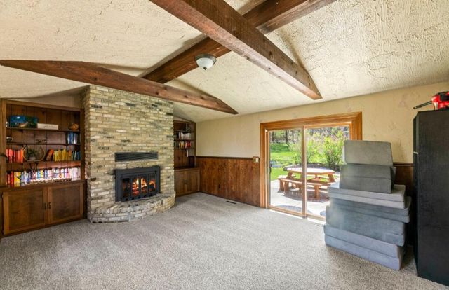 530 Oak TERRACE, Slinger, WI 53086