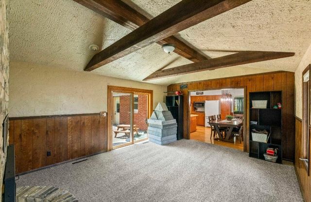530 Oak TERRACE, Slinger, WI 53086