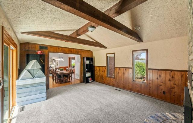 530 Oak TERRACE, Slinger, WI 53086