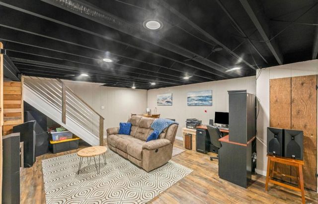 530 Oak TERRACE, Slinger, WI 53086