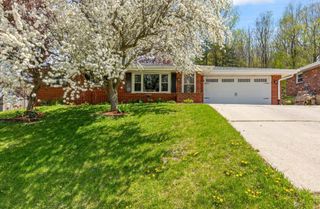 530 Oak TERRACE, Slinger, WI 53086