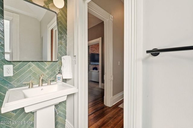 4556 S 3rd St, Louisville, KY 40214