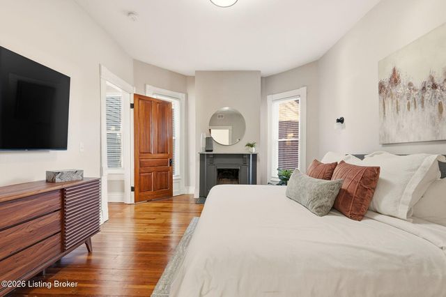 4556 S 3rd St, Louisville, KY 40214