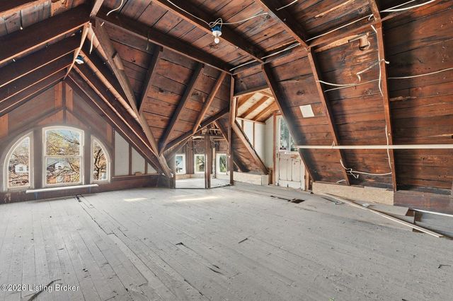 4556 S 3rd St, Louisville, KY 40214