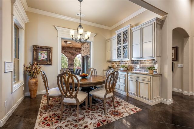 27 S Windsor Drive, Rogers, AR 72758